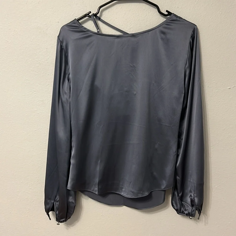 NWT Cinq A Sept Jordy Cowlneck 100% silk blouse. Blue gray women’s size small. - Picture 5 of 9